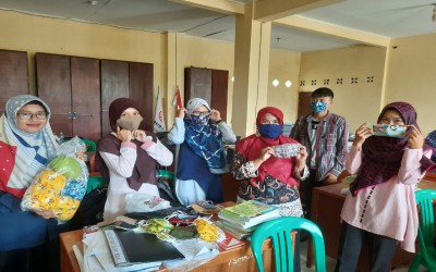 SMK Auto Matsuda Bagikan Masker Gratis Untuk Seluruh Civitas Akademika
